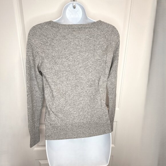 Halogen 100% Cashmere Gray Crewneck Sweater Women’s Size Small - Picture 4 of 9